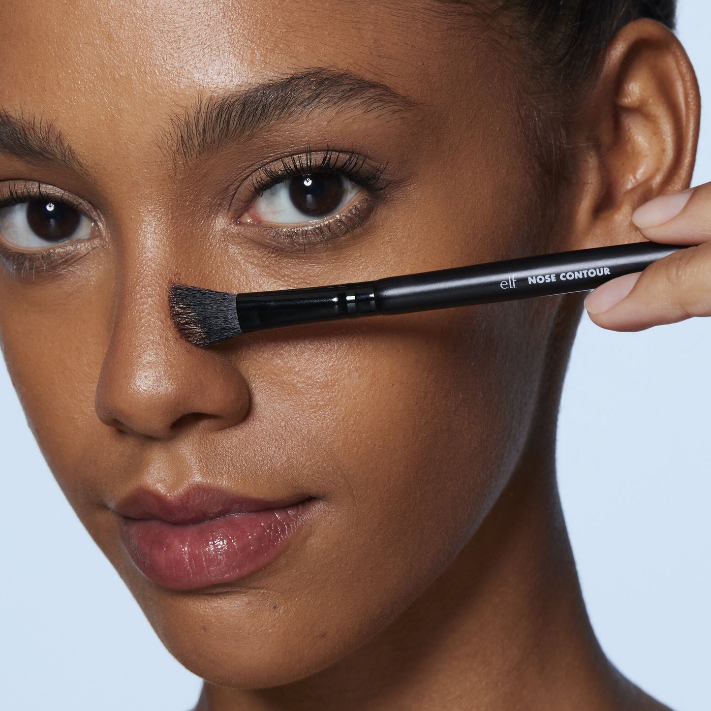 dual-ended-nose-contour-brush-p7 81283_Nose_Contour_Brush.jpg