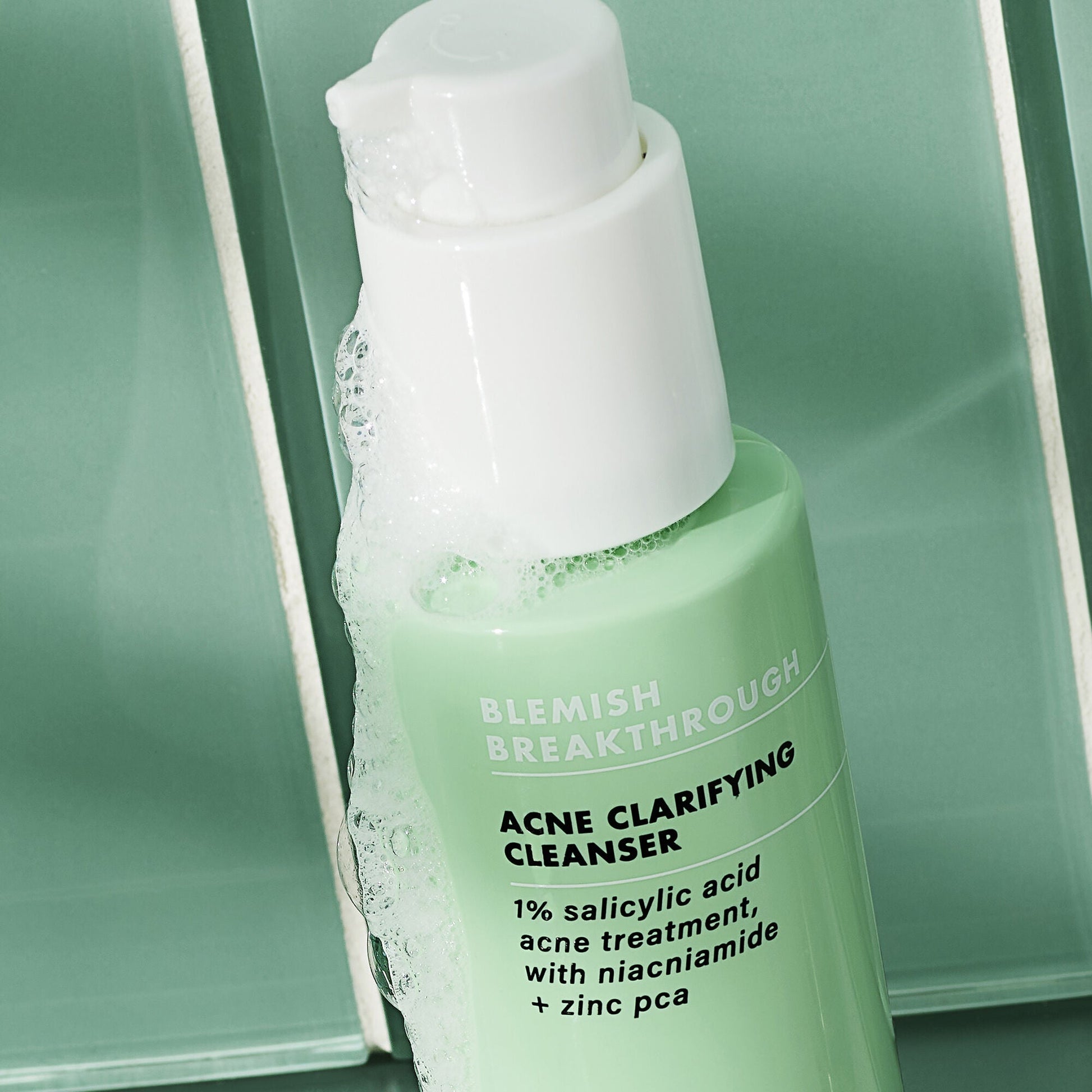 blemish-breakthrough-acne-calming-water-cream-mini-t2 02_021622_SL_BT_Cleanser_Back_Lighter_0129_FStack_FINAL_IGF_V2.jpg