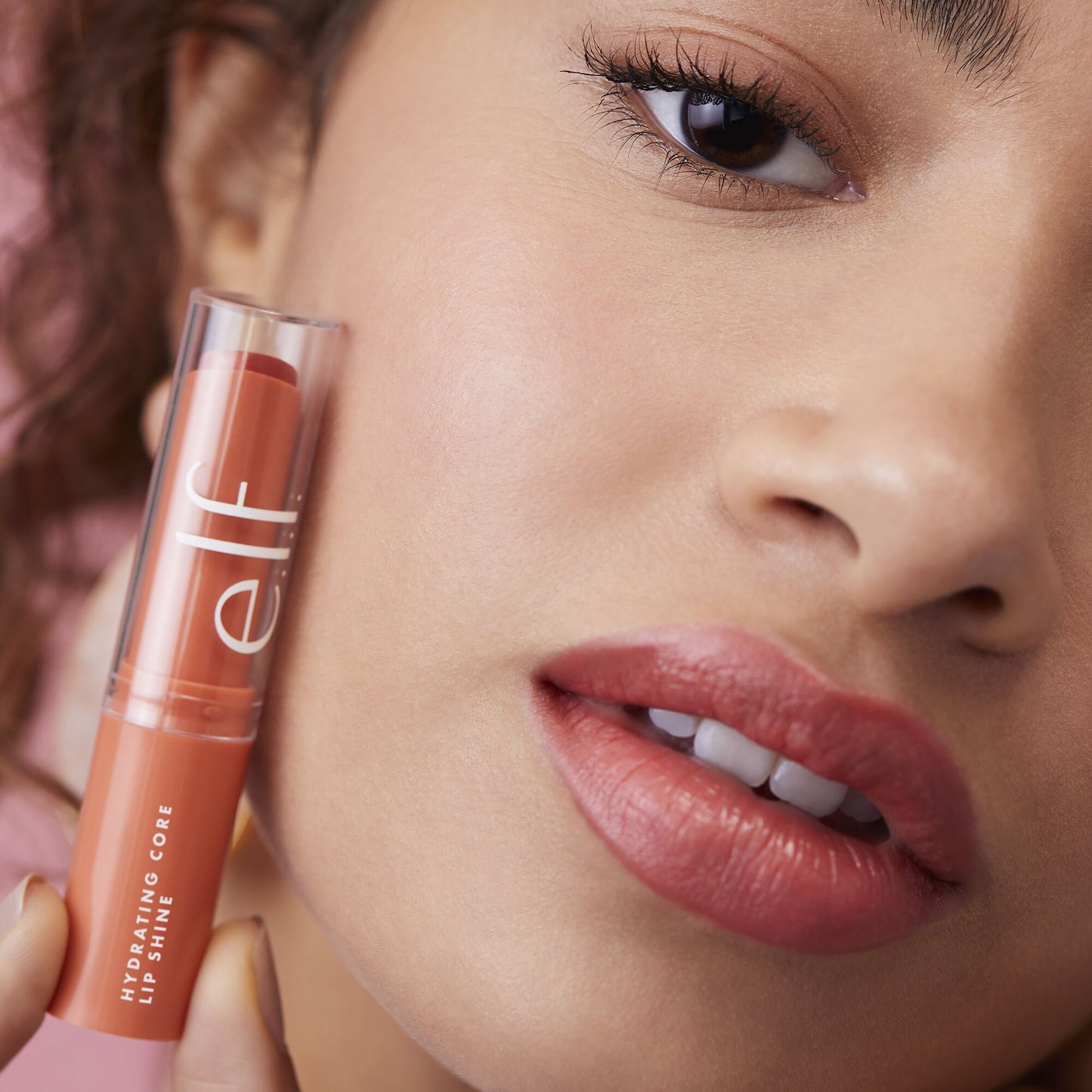 hydrating-core-lip-shine-l8 08112020_Alyssa_AmpItUp-0157_IGF_0dcd7b08-d8a1-41c3-a293-6fb7fa4ca7dd.jpg