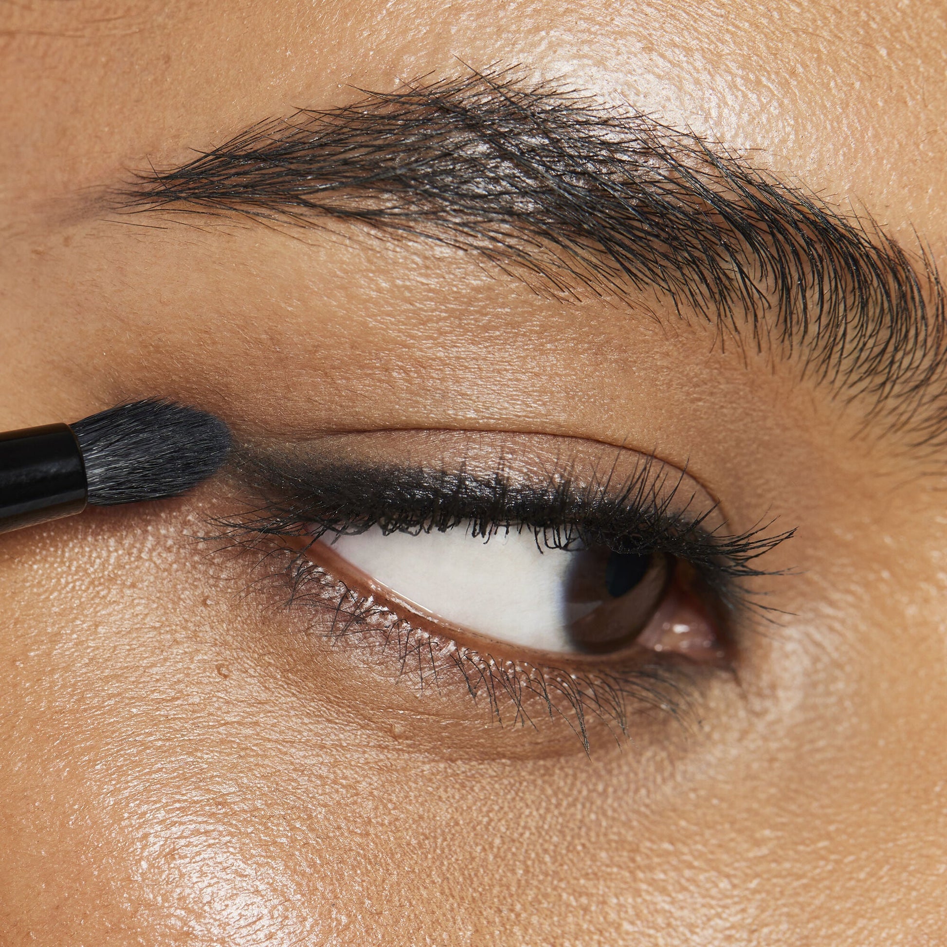 smudge-n-smoke-eyeliner-brush-k5 100824_elf_Shikin_Kohl_App_017_RGB_IGF.jpg