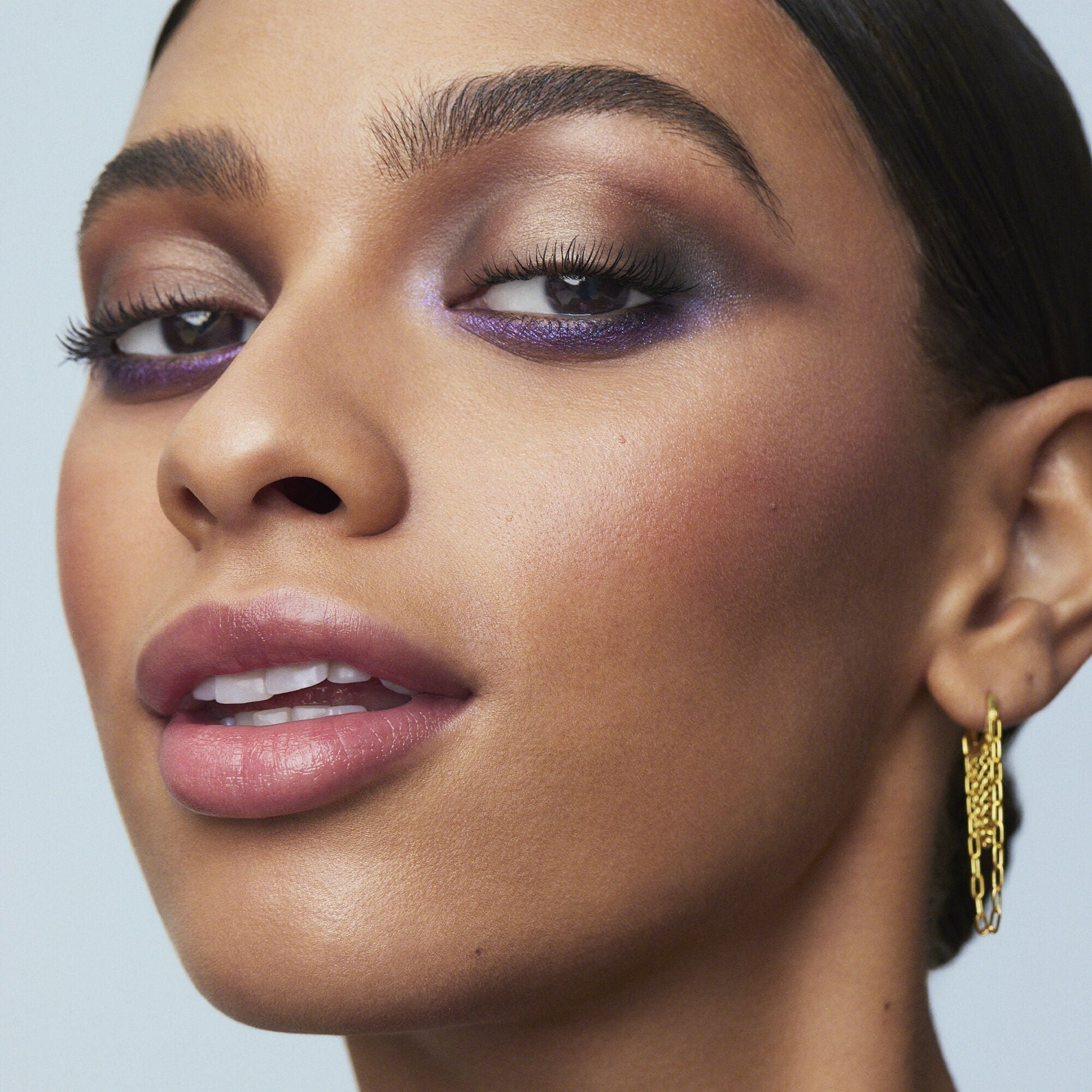 perfect-10-eyeshadow-palette-c6 110722_Adriana_10pcEyeshadow_2060_IGF.jpg